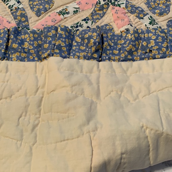 NWOT Double Wedding Ring Pattern Quilt - Picture 3 of 4